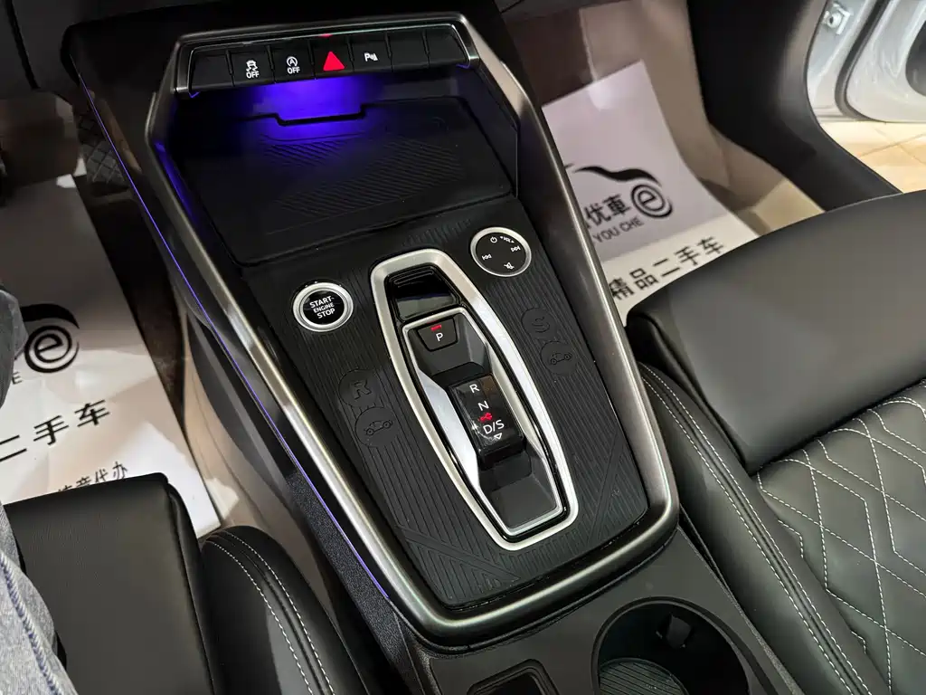 Audi A3 2025 Sportback 35TFSI Flying Spur Exclusive Model купить на сайте DeffCars
