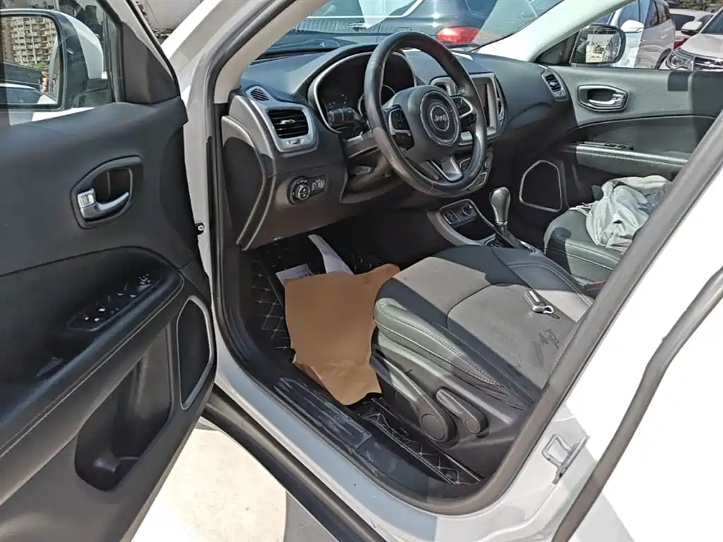 Compass 2017 200T Automatic Home Edition купить на сайте DeffCars