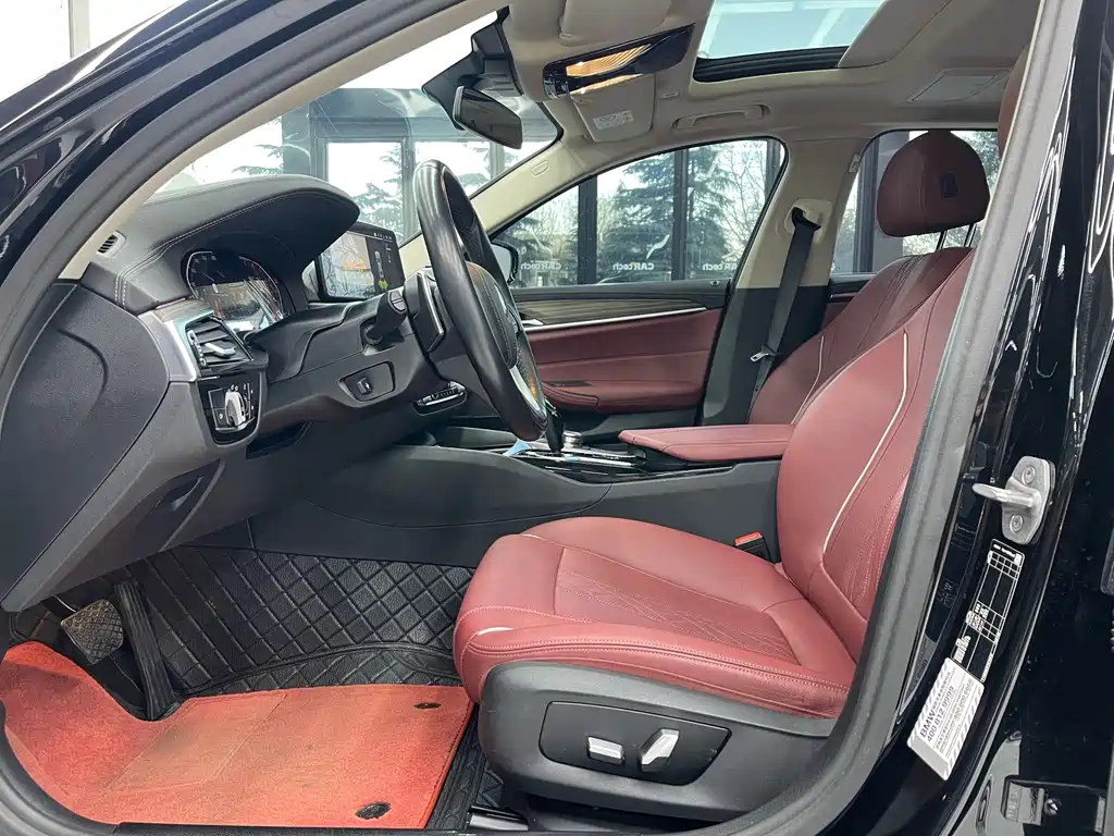 BMW 5 Series 2022 530Li Leading Luxury Package купить на сайте DeffCars