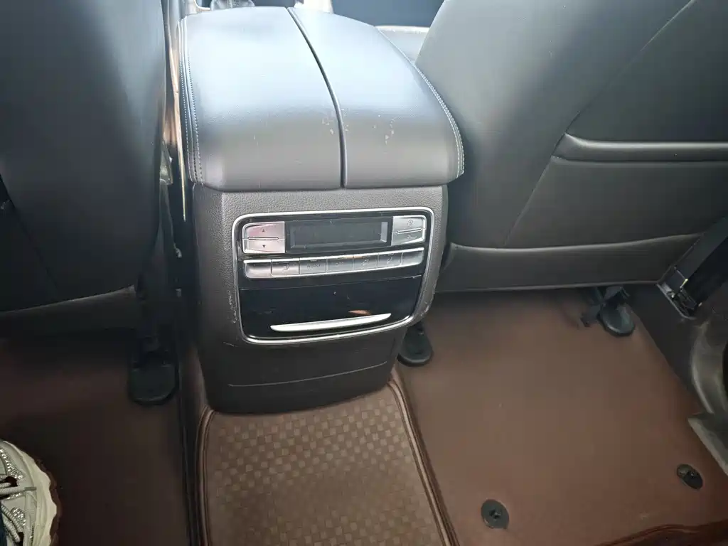 Roewe RX8 2018 30T two-wheel drive elite version купить на сайте DeffCars