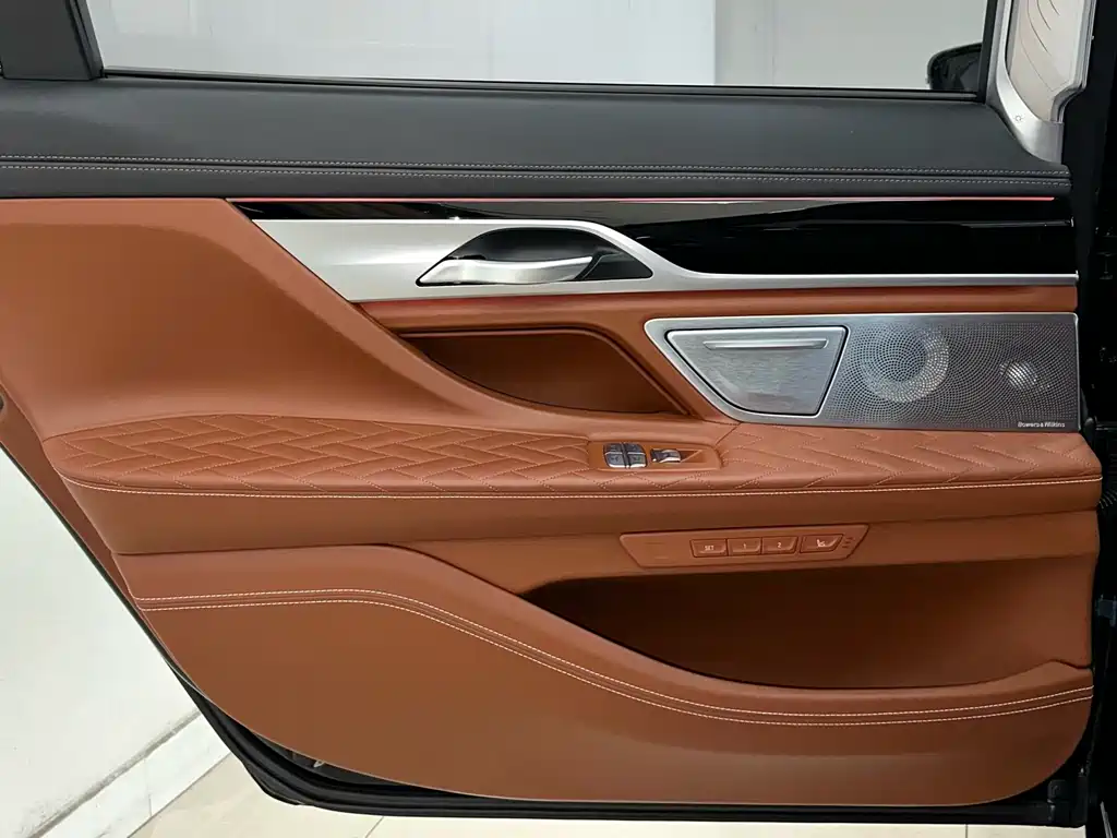 BMW 7 Series 2022 740Li xDrive Executive Luxury Package купить на сайте DeffCars