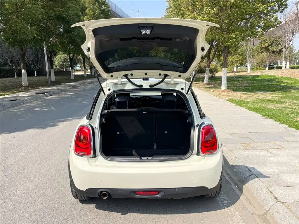 MINI 2018 1.5T ONE PLUS купить на сайте DeffCars