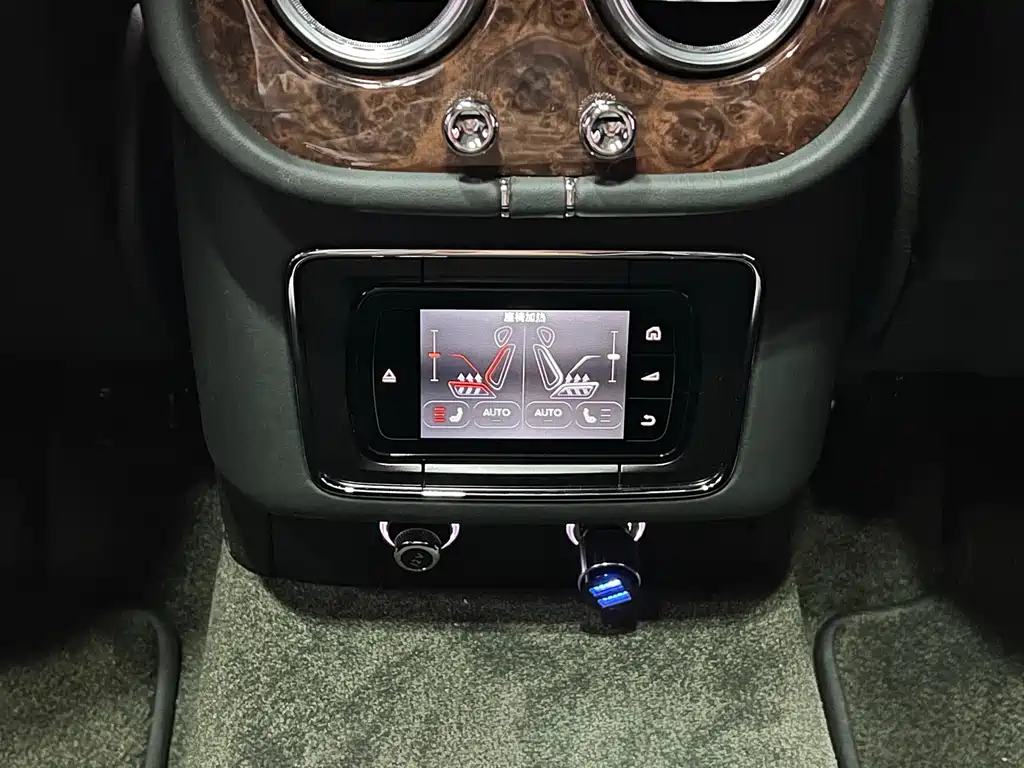 Bentayga 2017 6.0T Standard Edition купить на сайте DeffCars