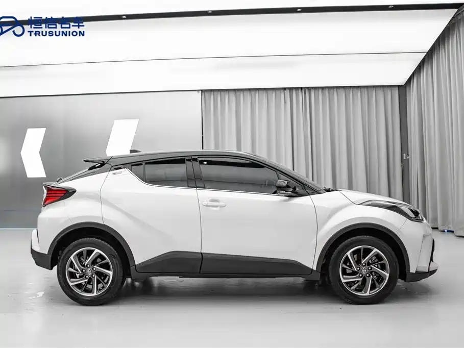 Toyota C-HR 2021 2.0L Luxury Edition купить на сайте DeffCars