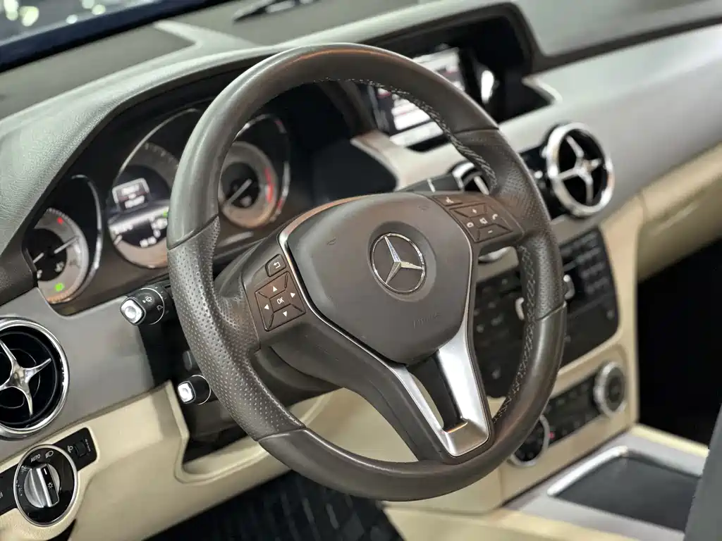 Mercedes-Benz GLK-Class 2013 GLK 300 4MATIC Dynamic купить на сайте DeffCars