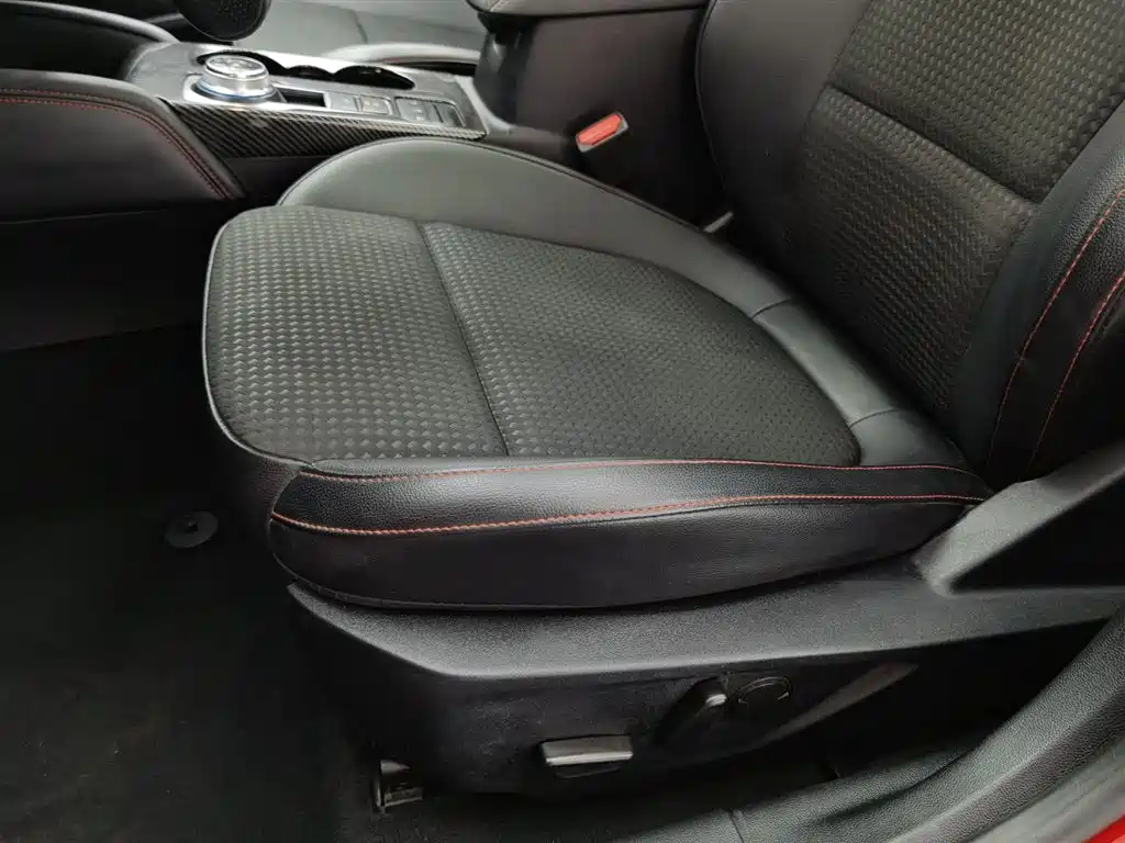 Focus 2021 Hatchback EcoBoost 180 Automatic ST Line купить на сайте DeffCars