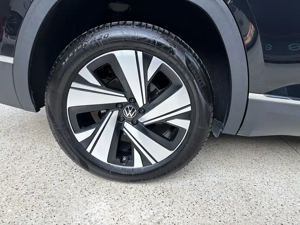 Touron 2022 380TSI four-wheel drive luxury version купить на сайте DeffCars