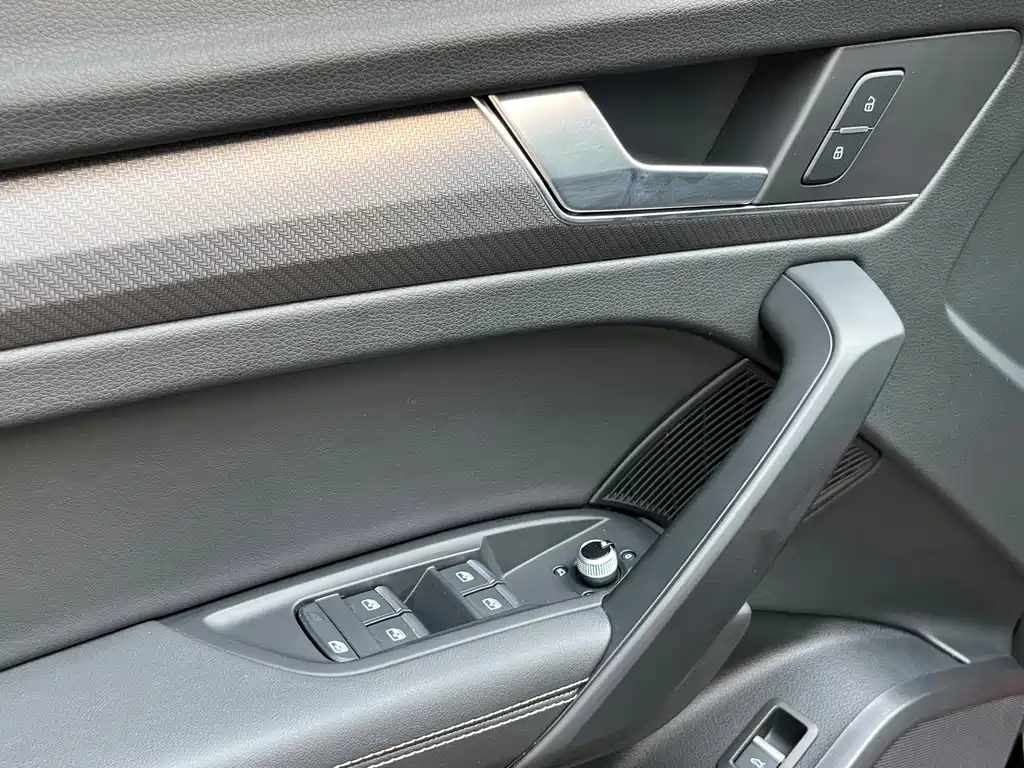 Audi Q5L 2022 40T luxury and dynamic model купить на сайте DeffCars