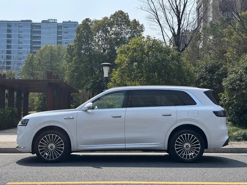 Wenjie M8 2025 extended range Ultra version 53.4kWh 6-seater version купить на сайте DeffCars