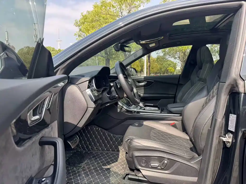 Audi Q8 2022 55 TFSI Premium Dynamic Model купить на сайте DeffCars