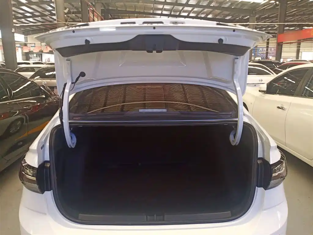 Lavida 2025 Xinrui 1.5L Outstanding Xinyi Edition купить на сайте DeffCars