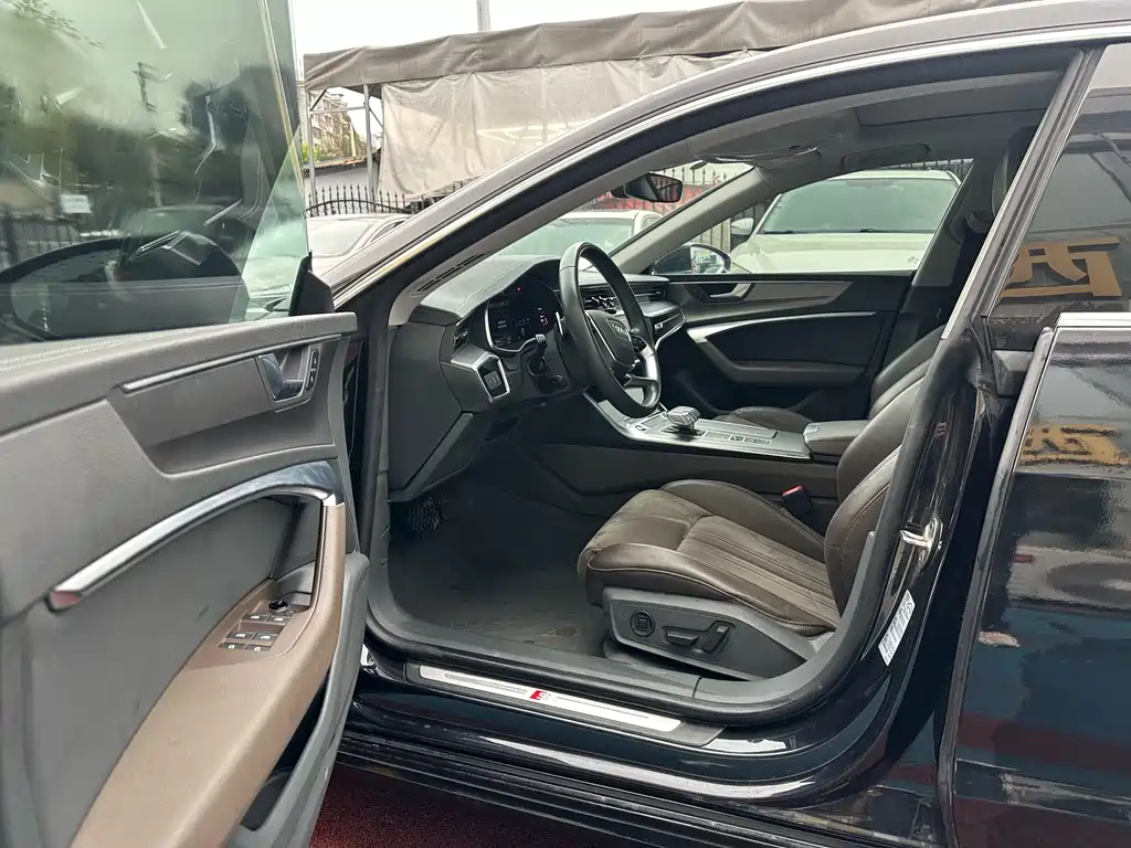 Audi A7L 2024 45TFSI S-line Dream Building Liquid Crystal Package купить на сайте DeffCars