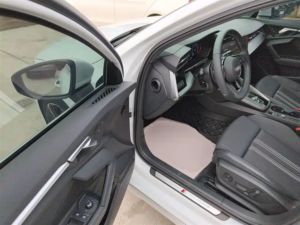 Audi A3 2024 Sportback 35 TFSI stylish and sporty купить на сайте DeffCars