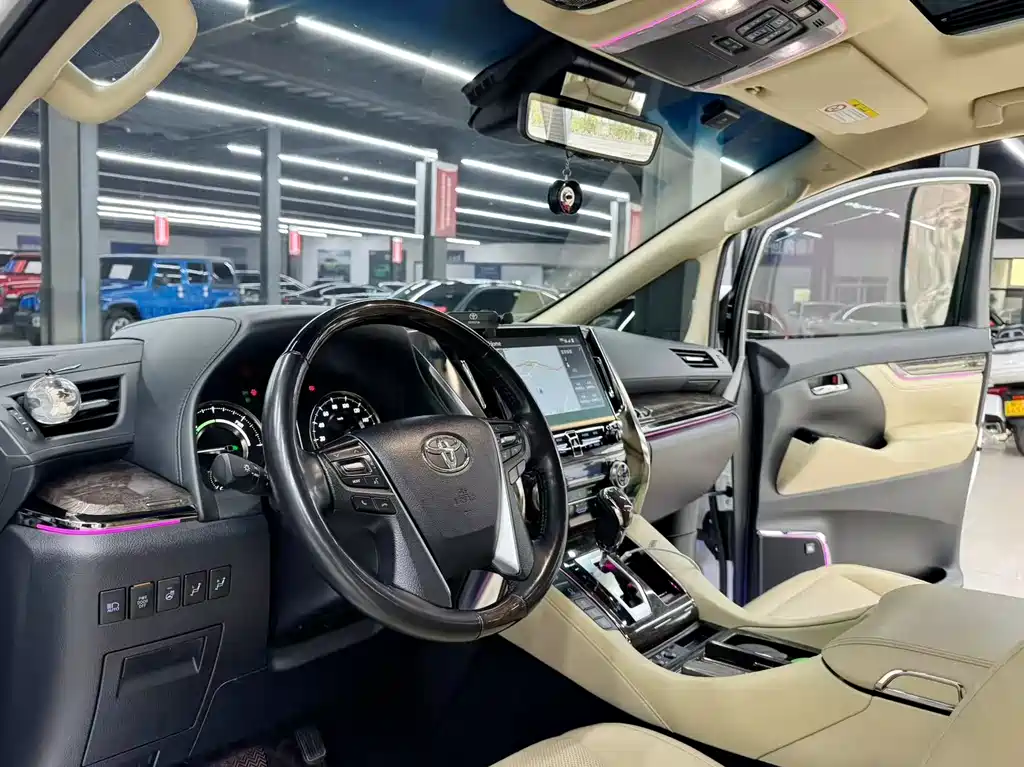 Wilfa 2021 Crown Dual Engine 2.5L HV Premium Edition купить на сайте DeffCars