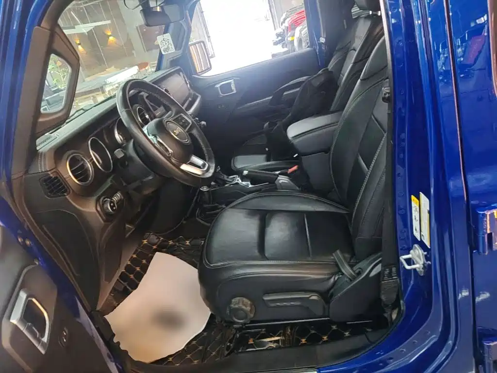 Wrangler 2018 2.0T Sahara four-door version купить на сайте DeffCars
