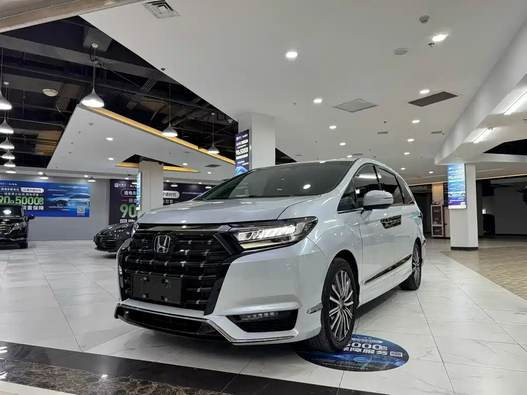 Alison 2024 2.0L e:HEV Deluxe Edition купить на сайте DeffCars