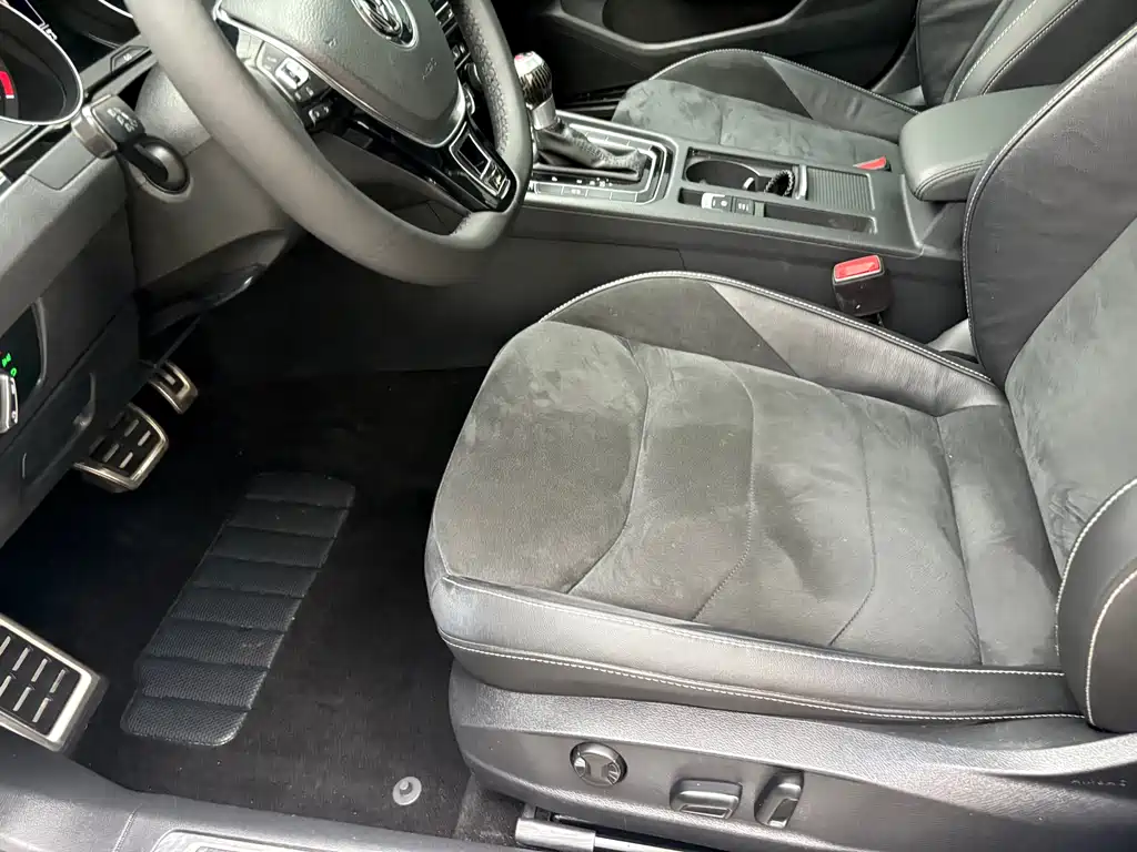 FAW-Volkswagen CC 2019 330TSI Huayan Edition National VI купить на сайте DeffCars