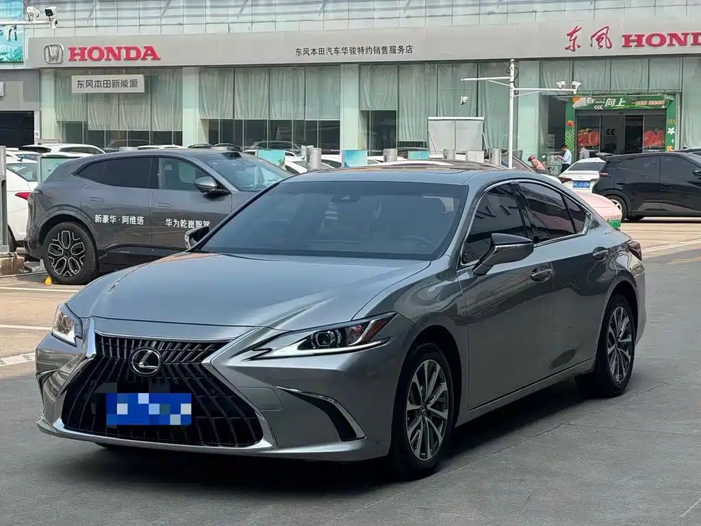 Lexus ES 2022 200 Excellence Edition купить на сайте DeffCars
