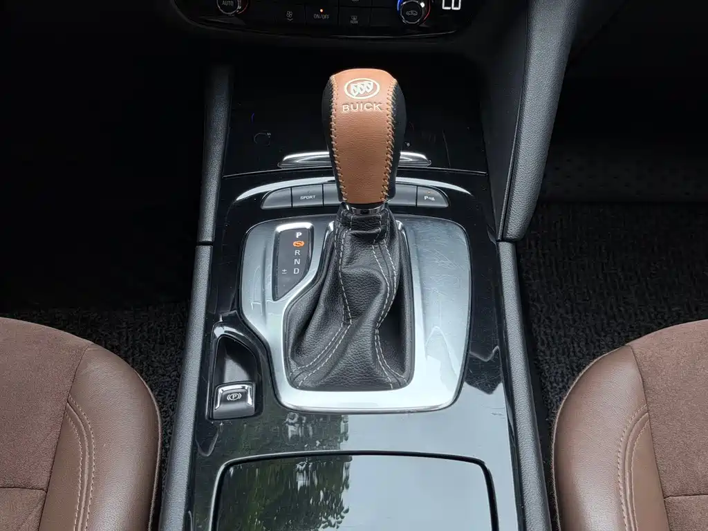 Regal 2019 20T Elite National VI купить на сайте DeffCars