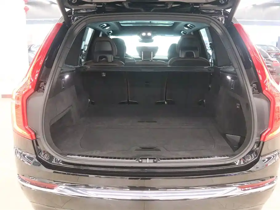 Volvo XC90 2024 B5 Smart Deluxe Edition 5-seater купить на сайте DeffCars