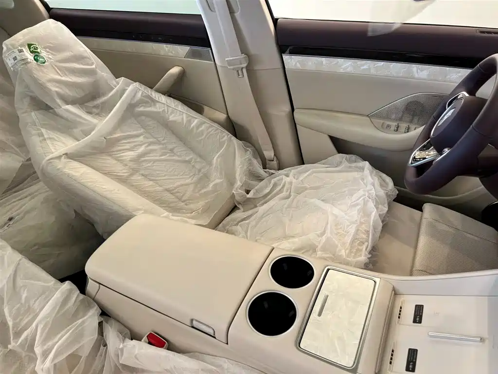 Zhijie R7 2026 extended range Max+ купить на сайте DeffCars