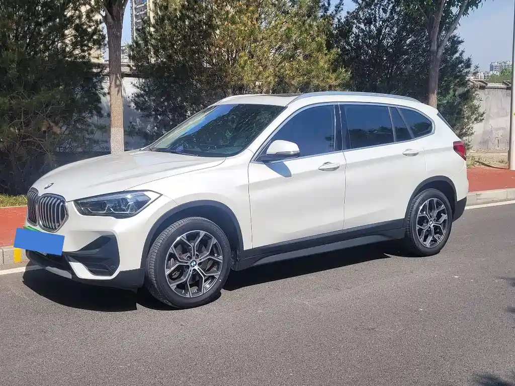BMW X1 2021 sDrive25Li Leading Model купить на сайте DeffCars