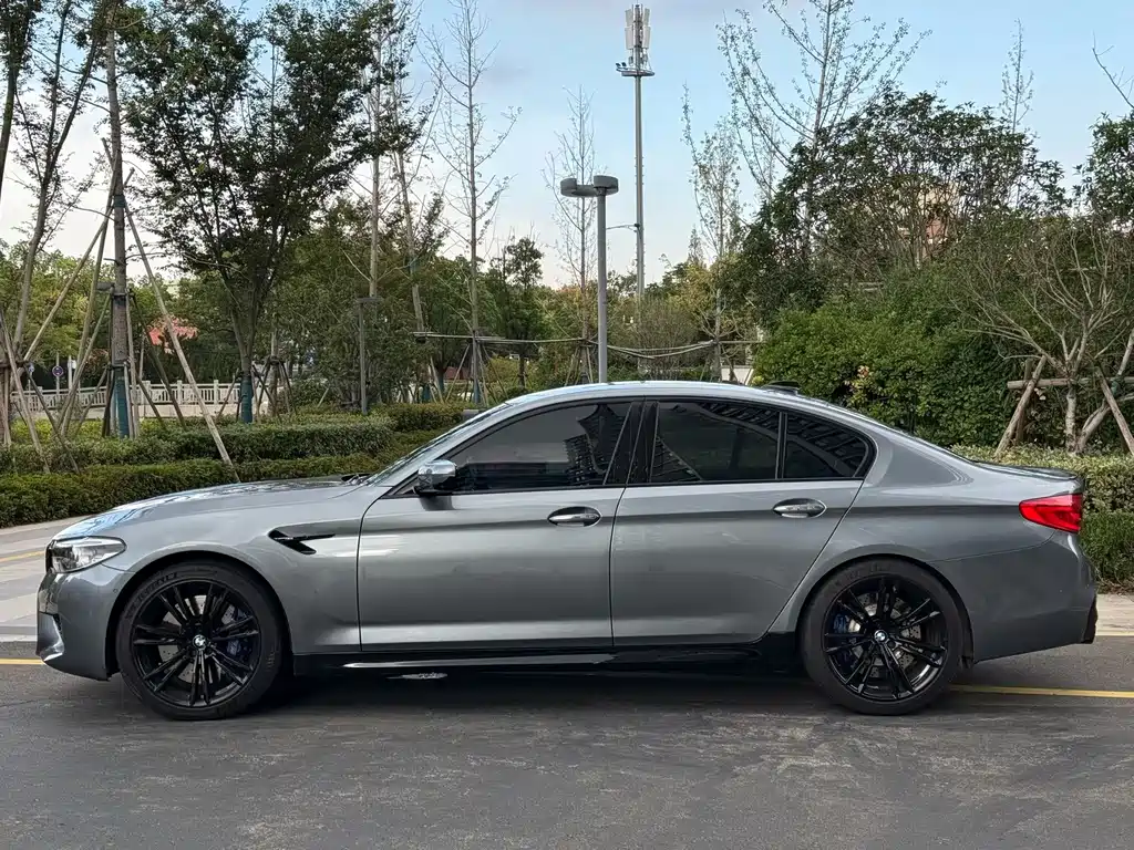BMW M5 2018 M5 купить на сайте DeffCars