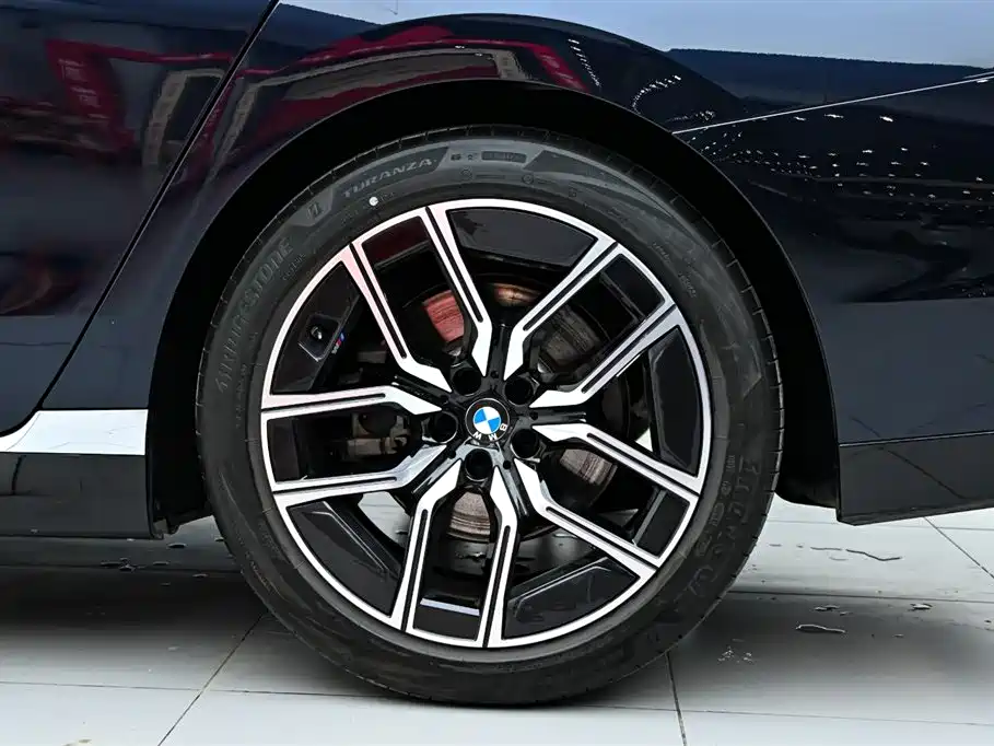 BMW 7 Series 2023 735Li M Sports Package купить на сайте DeffCars