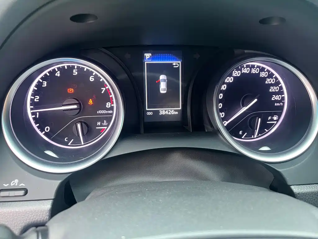 Camry 2022 2.0GVP Leading Edition купить на сайте DeffCars