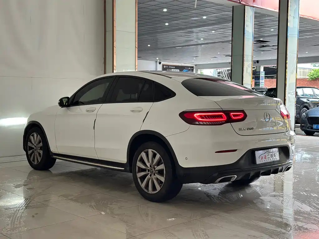 Mercedes-Benz GLC Coupe 2020 GLC 260 4MATIC Coupe SUV купить на сайте DeffCars
