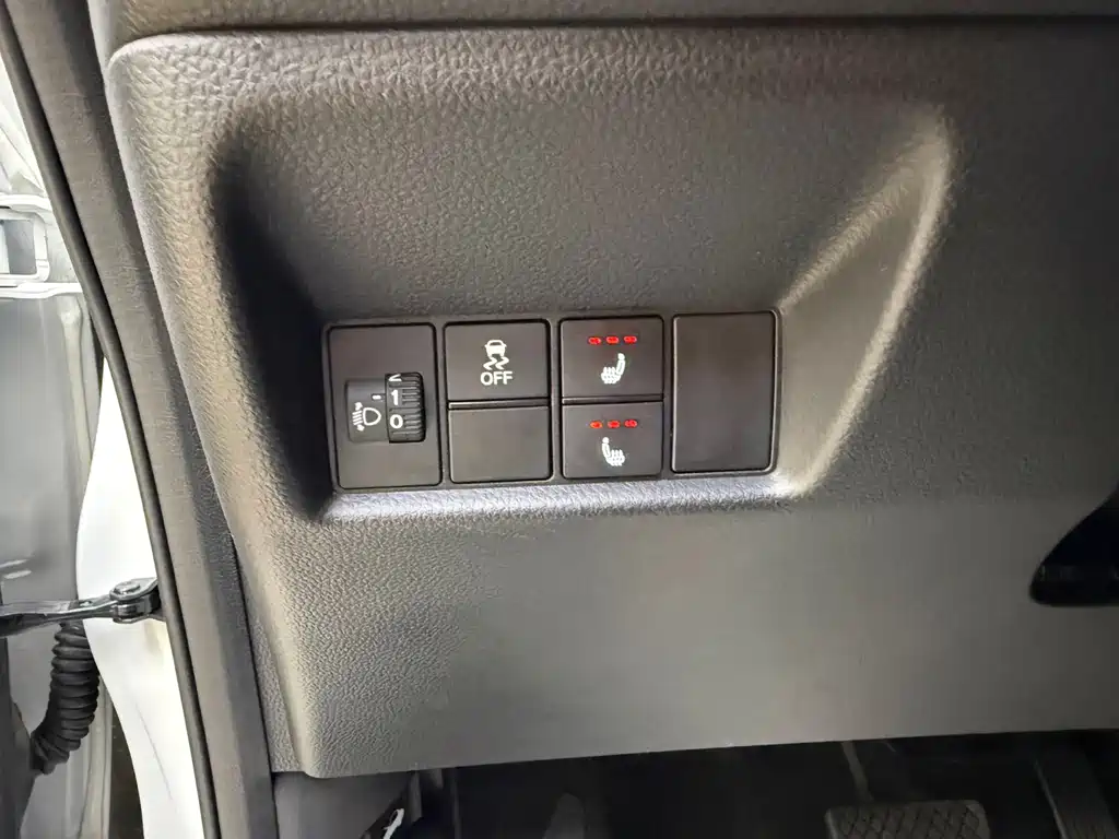 Fit 2021 1.5L CVT Fashion Edition купить на сайте DeffCars