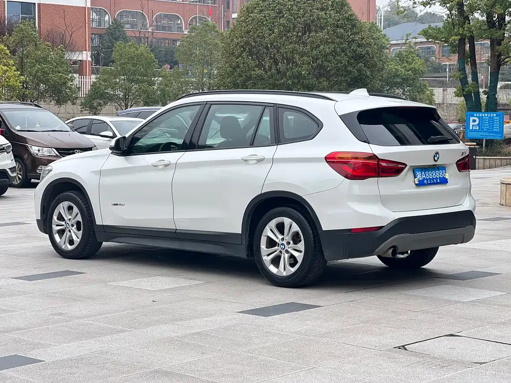 BMW X1 2016 sDrive18Li Exclusive Model купить на сайте DeffCars