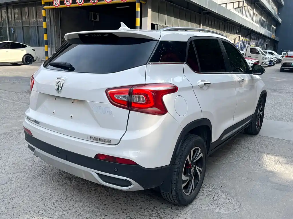 Baojun 510 2018 1.5L Automatic Anniversary Special Edition National V купить на сайте DeffCars
