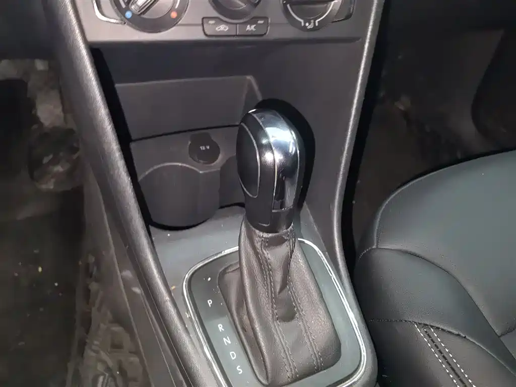 Polo 2016 1.4L automatic fashion model купить на сайте DeffCars
