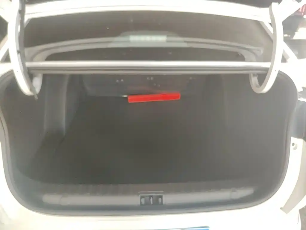 Yixuan 2023 1.5L automatic Honor Edition купить на сайте DeffCars