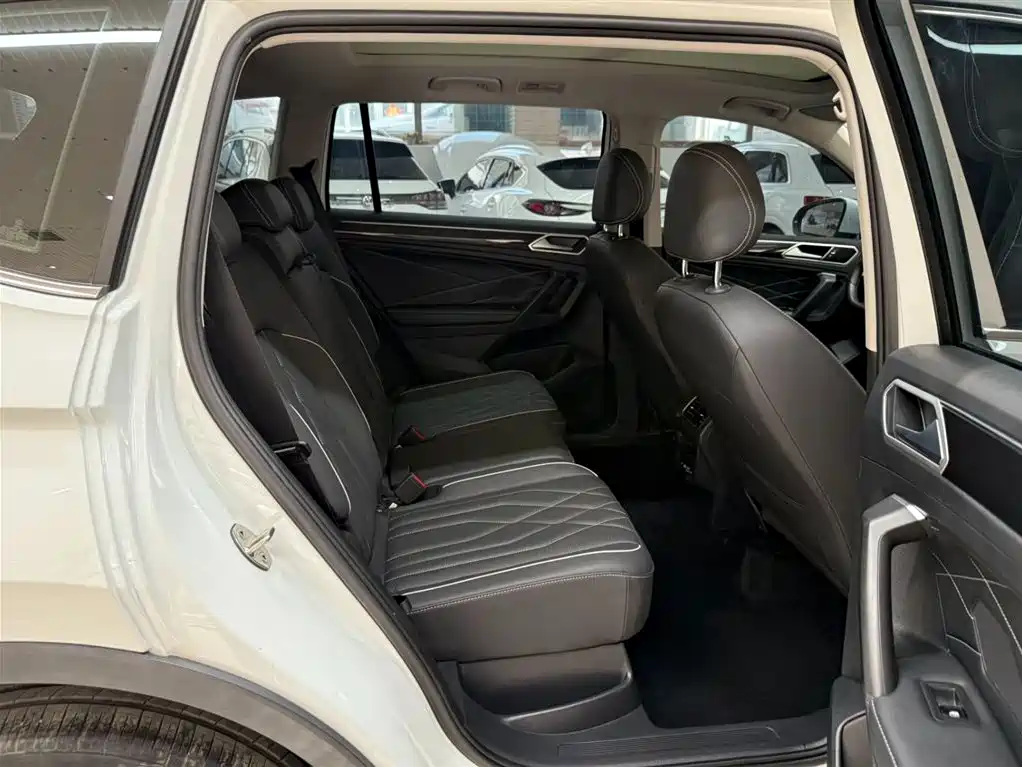 Tiguan L 2023 280TSI automatic two-wheel drive Chaochuang limited edition купить на сайте DeffCars