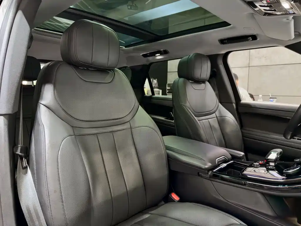 Range Rover Sport 2023 400PS Dynamic SE купить на сайте DeffCars