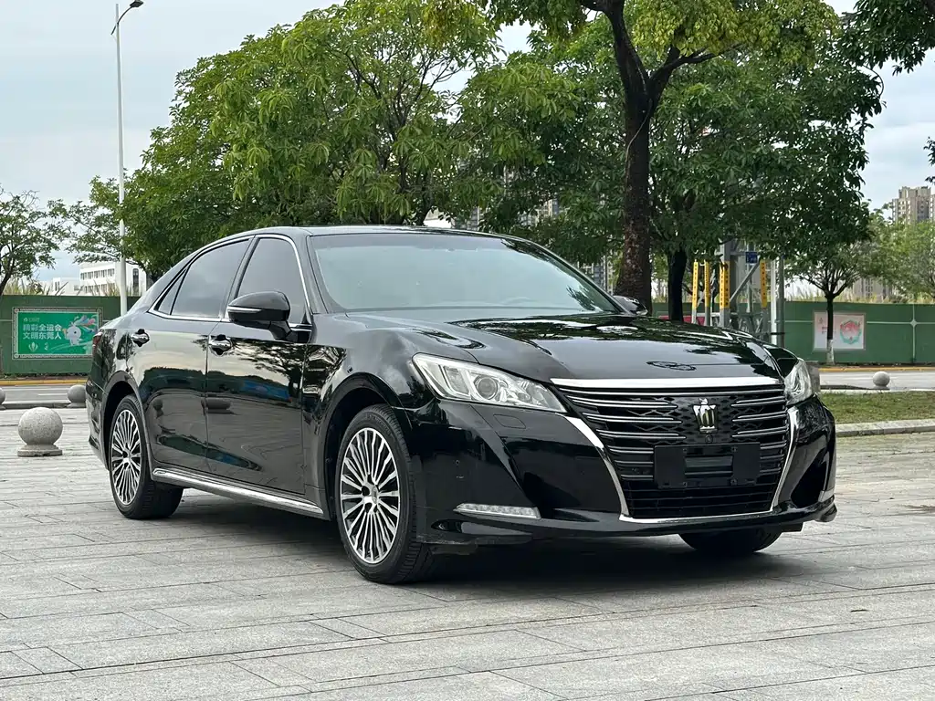 Crown 2018 2.0T Sports Edition купить на сайте DeffCars