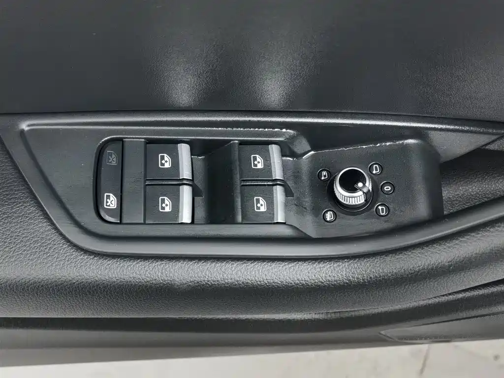 Audi A4L 2022 40 TFSI Fashionable and Dynamic купить на сайте DeffCars