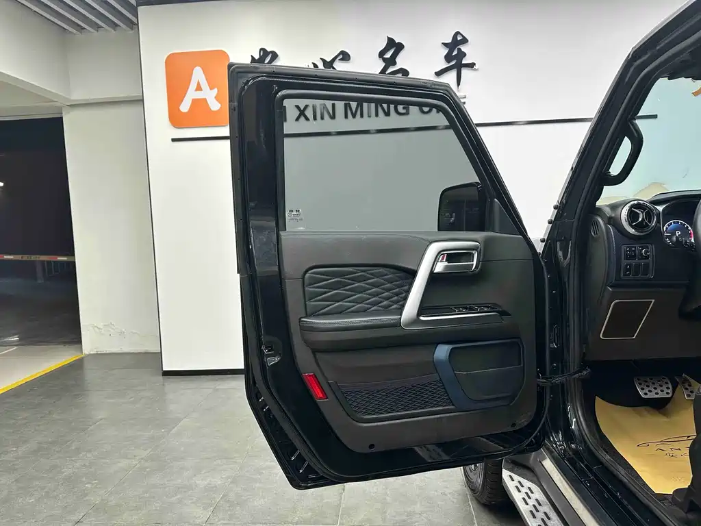 Beijing off-road BJ40 2020 2.0T automatic four-wheel drive city hunter version knight type купить на сайте DeffCars