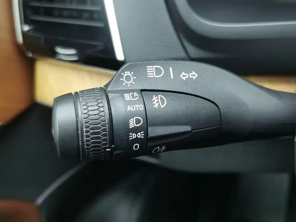 Volvo XC90 2023 B6 Zhiyi Luxury Edition 7 seats купить на сайте DeffCars