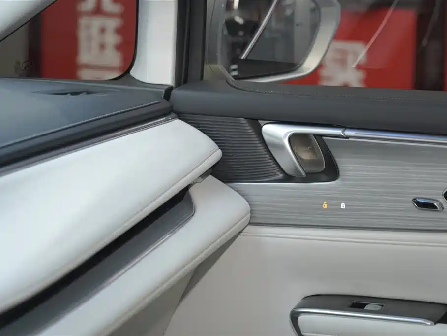 Buick GL8 New Energy 2024 Lu Zun Exclusive Edition 7 seats купить на сайте DeffCars