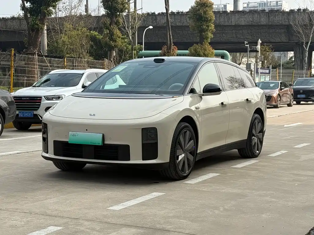 Ideal i6 2025 four-wheel drive standard version купить на сайте DeffCars