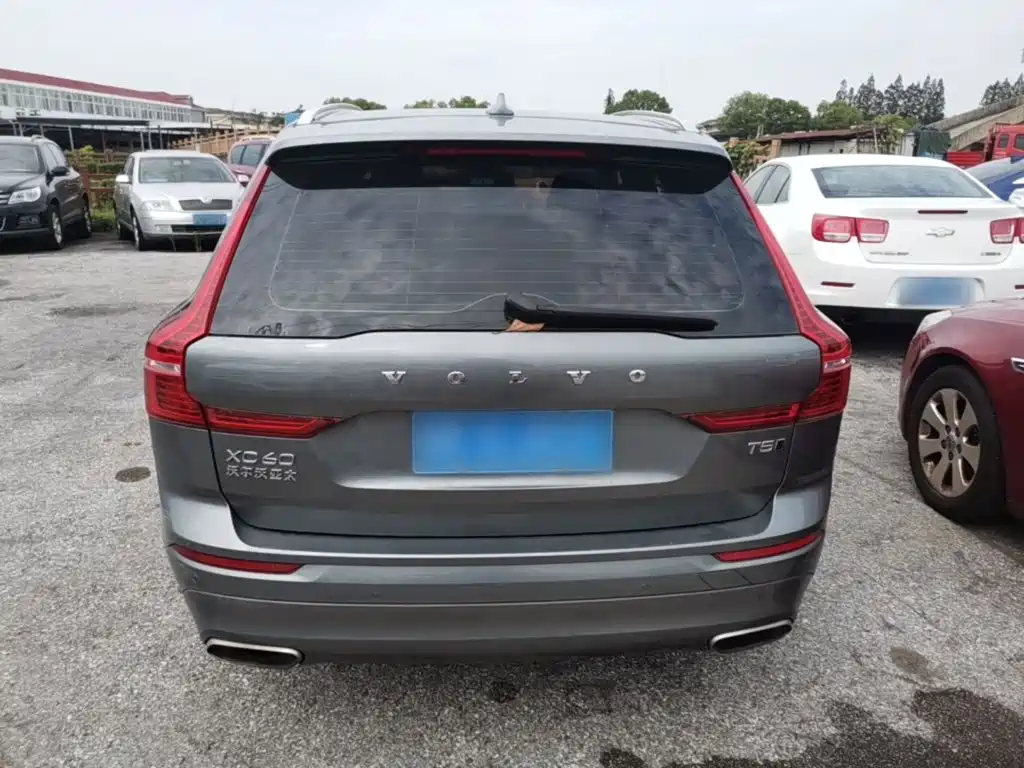 Volvo XC60 2019 T5 4WD Zhiyi Edition National V купить на сайте DeffCars