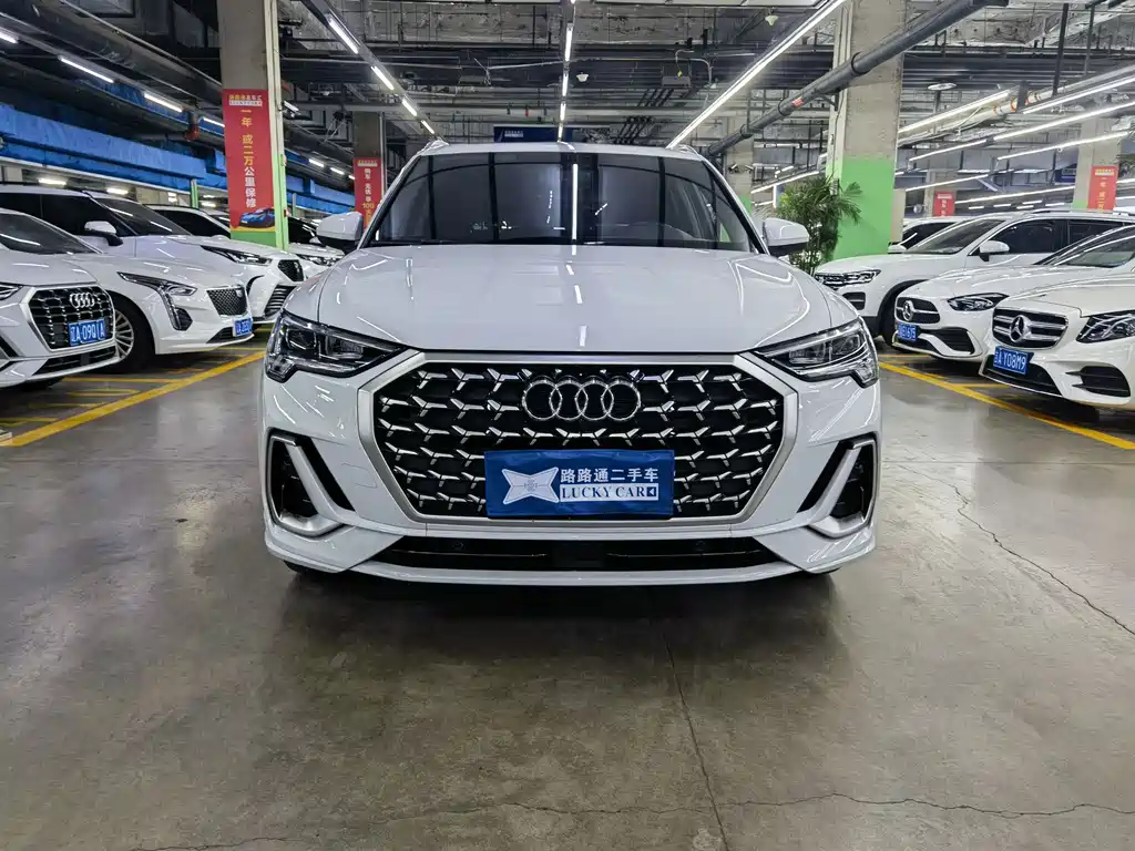 Audi Q3 2024 35 TFSI Fashionable and Dynamic купить на сайте DeffCars