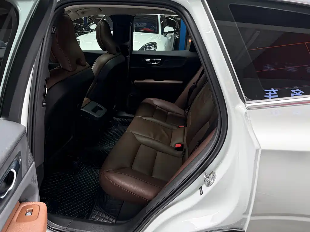 Volvo XC60 2019 T5 Four-wheel Drive Smart Edition National V купить на сайте DeffCars