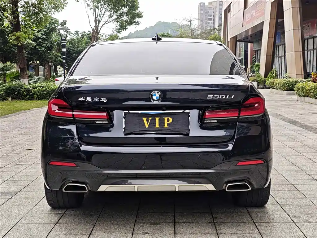 BMW 5 Series 2023 530Li Exclusive M Sports Package купить на сайте DeffCars