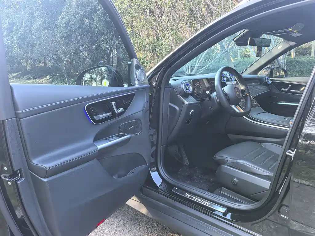 Mercedes-Benz GLC 2023 facelift GLC 260 L 4MATIC luxury model 5 seats купить на сайте DeffCars