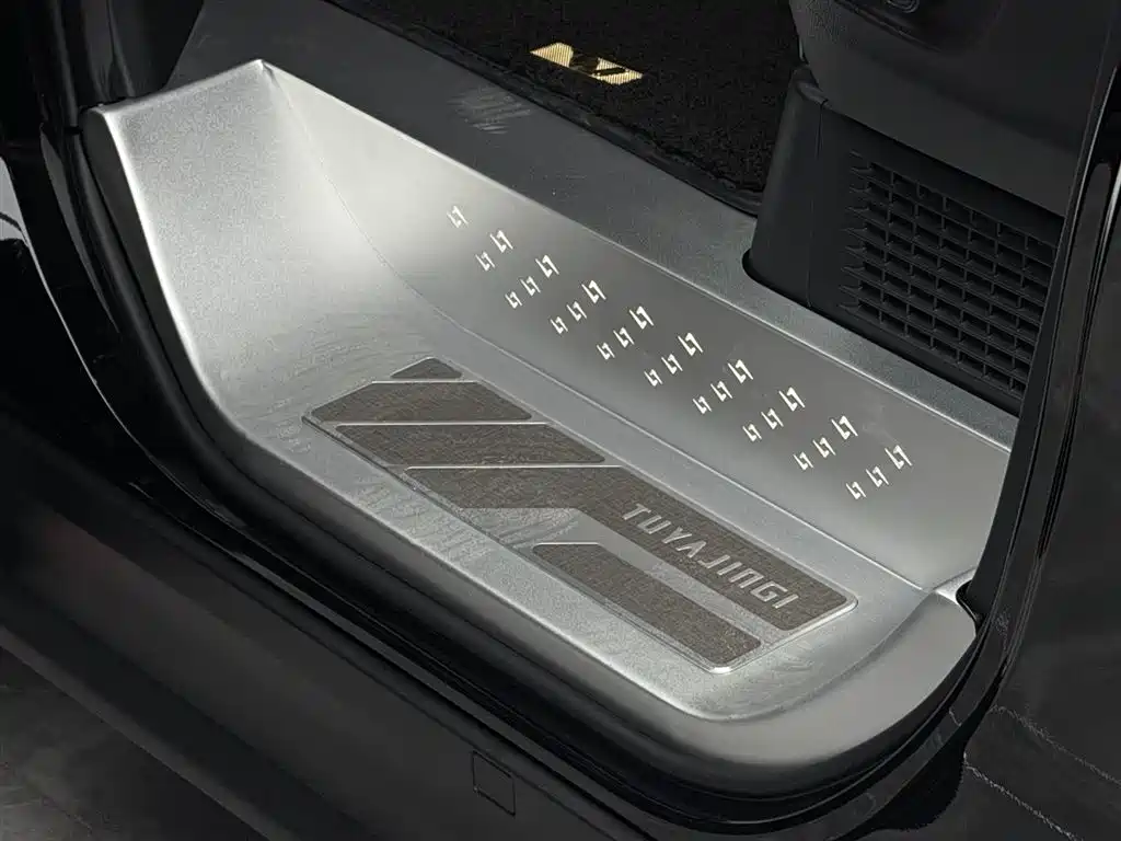 Alfa 2025 Dual Engine 2.5L Premium Gold Edition купить на сайте DeffCars