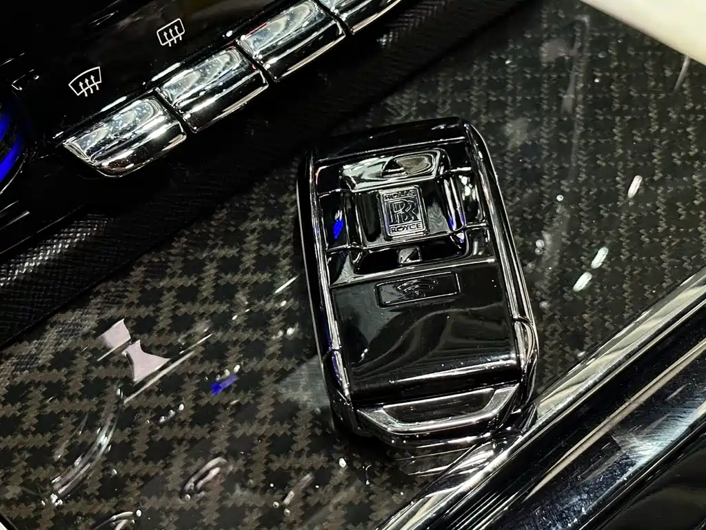Cullinan 2020 Black Badge купить на сайте DeffCars